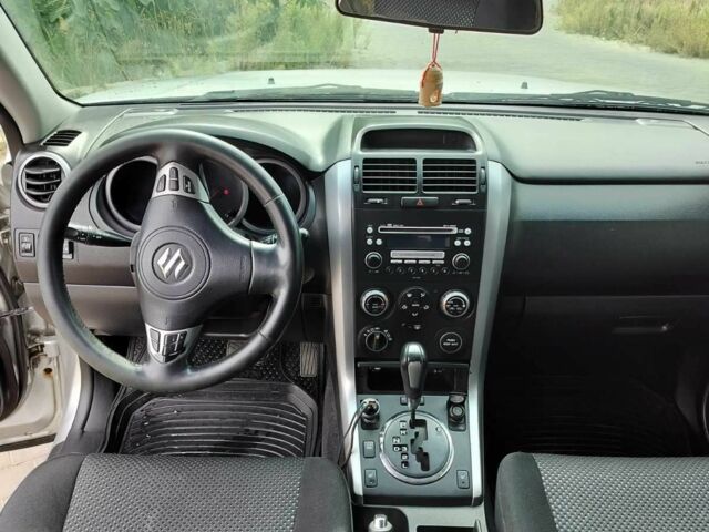 Сірий Сузукі Гранд Вітара, об'ємом двигуна 2 л та пробігом 290 тис. км за 7000 $, фото 8 на Automoto.ua