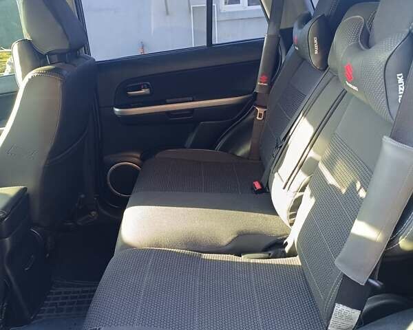 Сірий Сузукі Гранд Вітара, об'ємом двигуна 2 л та пробігом 200 тис. км за 6800 $, фото 22 на Automoto.ua