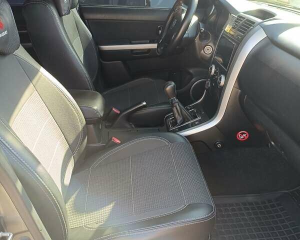 Сірий Сузукі Гранд Вітара, об'ємом двигуна 2 л та пробігом 200 тис. км за 6800 $, фото 20 на Automoto.ua