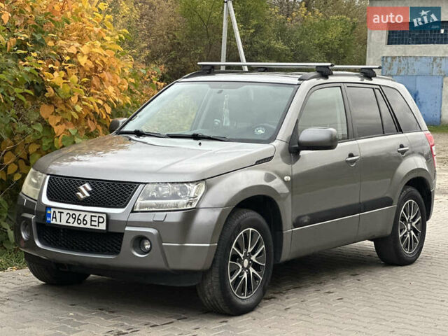 Сірий Сузукі Гранд Вітара, об'ємом двигуна 2 л та пробігом 279 тис. км за 8500 $, фото 2 на Automoto.ua