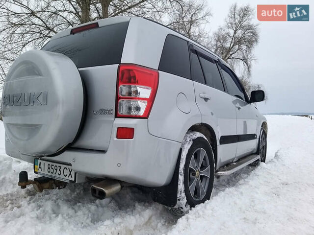 Серый Сузуки Гранд Витара, объемом двигателя 2 л и пробегом 124 тыс. км за 8000 $, фото 5 на Automoto.ua