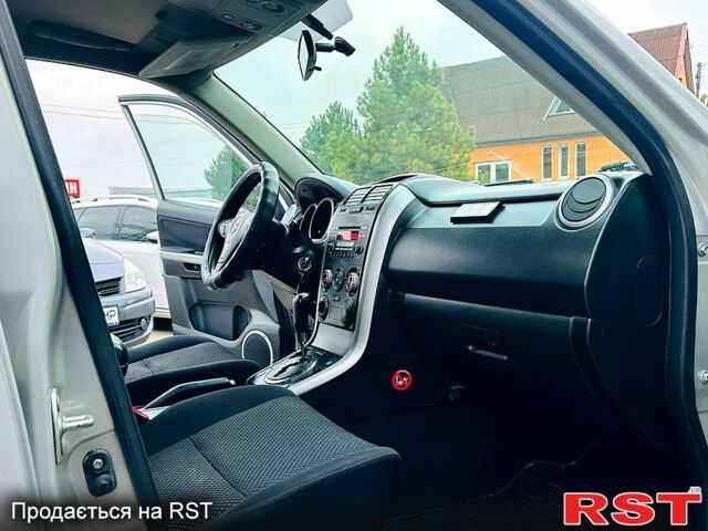 Сірий Сузукі Гранд Вітара, об'ємом двигуна 2 л та пробігом 250 тис. км за 5700 $, фото 10 на Automoto.ua