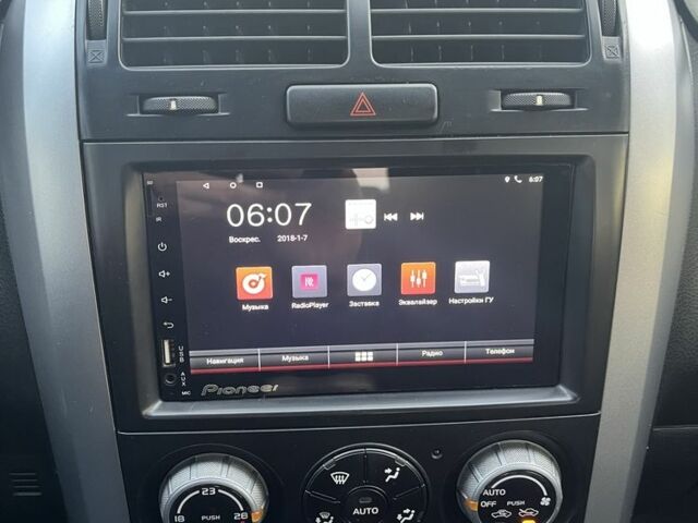 Серый Сузуки Гранд Витара, объемом двигателя 2 л и пробегом 360 тыс. км за 7500 $, фото 9 на Automoto.ua