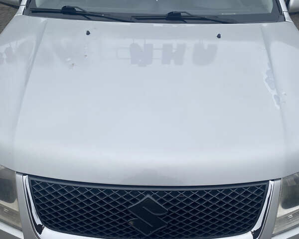 Серый Сузуки Гранд Витара, объемом двигателя 2.7 л и пробегом 164 тыс. км за 8000 $, фото 1 на Automoto.ua