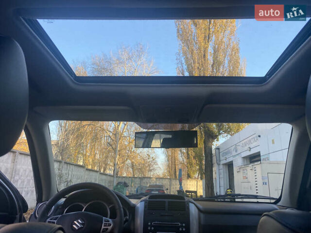 Сірий Сузукі Гранд Вітара, об'ємом двигуна 2 л та пробігом 251 тис. км за 6500 $, фото 8 на Automoto.ua
