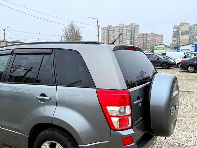 Сірий Сузукі Гранд Вітара, об'ємом двигуна 2 л та пробігом 241 тис. км за 6200 $, фото 4 на Automoto.ua