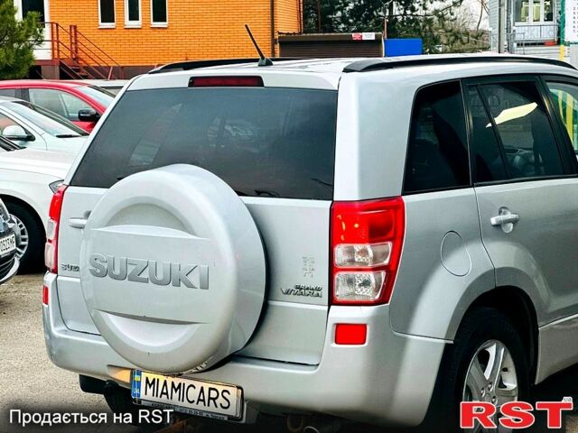 Сірий Сузукі Гранд Вітара, об'ємом двигуна 2 л та пробігом 250 тис. км за 5700 $, фото 4 на Automoto.ua