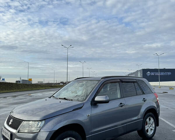 Серый Сузуки Гранд Витара, объемом двигателя 2 л и пробегом 180 тыс. км за 7000 $, фото 4 на Automoto.ua