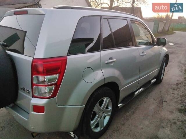 Сірий Сузукі Гранд Вітара, об'ємом двигуна 2 л та пробігом 186 тис. км за 8200 $, фото 3 на Automoto.ua