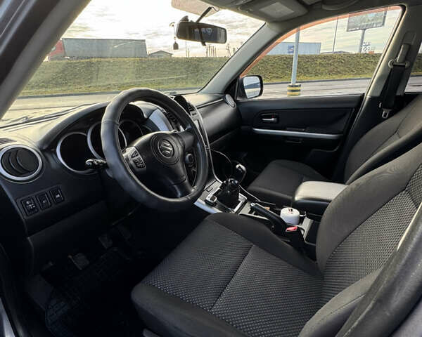 Серый Сузуки Гранд Витара, объемом двигателя 2 л и пробегом 180 тыс. км за 7000 $, фото 15 на Automoto.ua