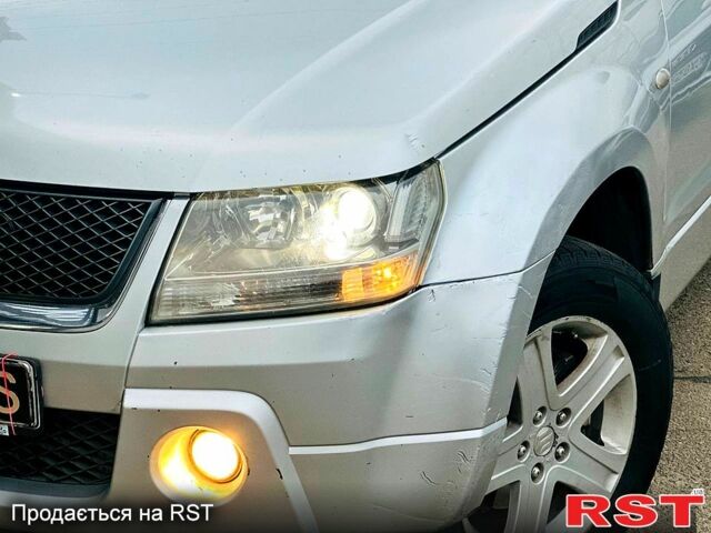 Сірий Сузукі Гранд Вітара, об'ємом двигуна 2 л та пробігом 250 тис. км за 5700 $, фото 2 на Automoto.ua