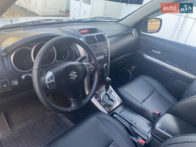 Сірий Сузукі Гранд Вітара, об'ємом двигуна 2 л та пробігом 251 тис. км за 6500 $, фото 5 на Automoto.ua