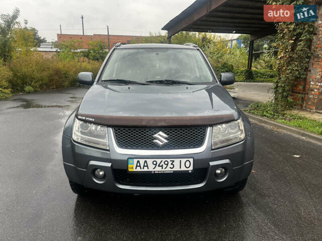 Серый Сузуки Гранд Витара, объемом двигателя 2 л и пробегом 292 тыс. км за 6900 $, фото 2 на Automoto.ua