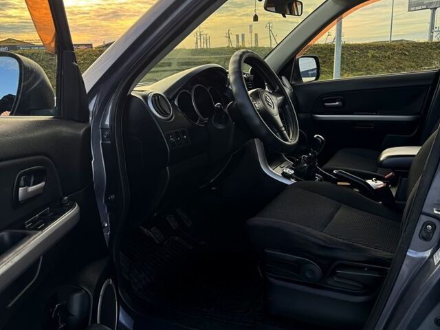 Сірий Сузукі Гранд Вітара, об'ємом двигуна 2 л та пробігом 180 тис. км за 7000 $, фото 11 на Automoto.ua