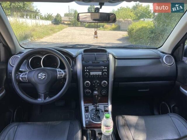 Серый Сузуки Гранд Витара, объемом двигателя 2 л и пробегом 290 тыс. км за 5900 $, фото 8 на Automoto.ua