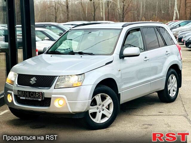 Сірий Сузукі Гранд Вітара, об'ємом двигуна 2 л та пробігом 250 тис. км за 5700 $, фото 1 на Automoto.ua