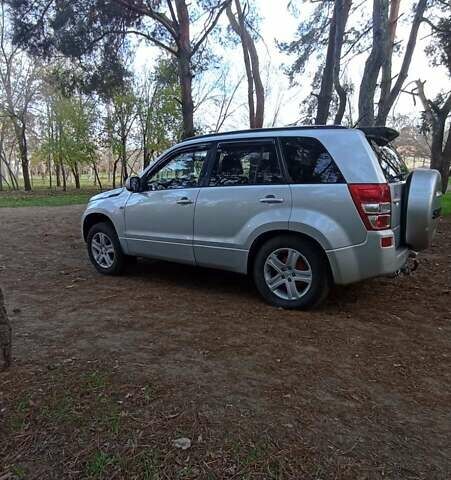 Сірий Сузукі Гранд Вітара, об'ємом двигуна 2 л та пробігом 154 тис. км за 7200 $, фото 1 на Automoto.ua