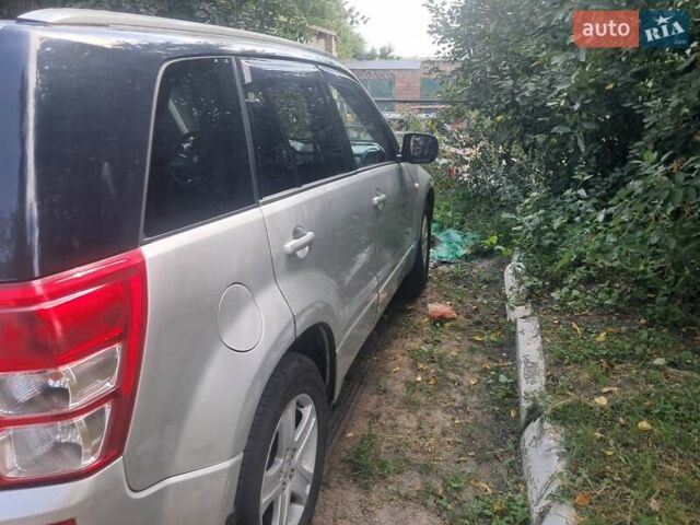 Серый Сузуки Гранд Витара, объемом двигателя 2 л и пробегом 331 тыс. км за 6000 $, фото 4 на Automoto.ua