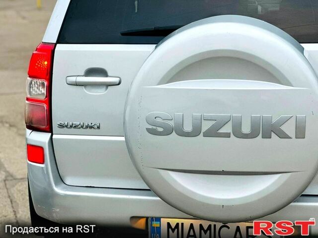 Сірий Сузукі Гранд Вітара, об'ємом двигуна 2 л та пробігом 250 тис. км за 5700 $, фото 5 на Automoto.ua