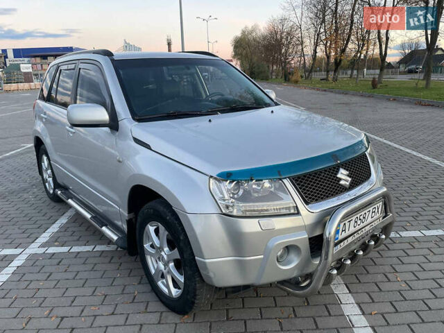 Серый Сузуки Гранд Витара, объемом двигателя 2 л и пробегом 230 тыс. км за 6550 $, фото 1 на Automoto.ua
