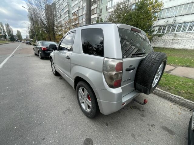 Серый Сузуки Гранд Витара, объемом двигателя 1.6 л и пробегом 230 тыс. км за 4600 $, фото 2 на Automoto.ua