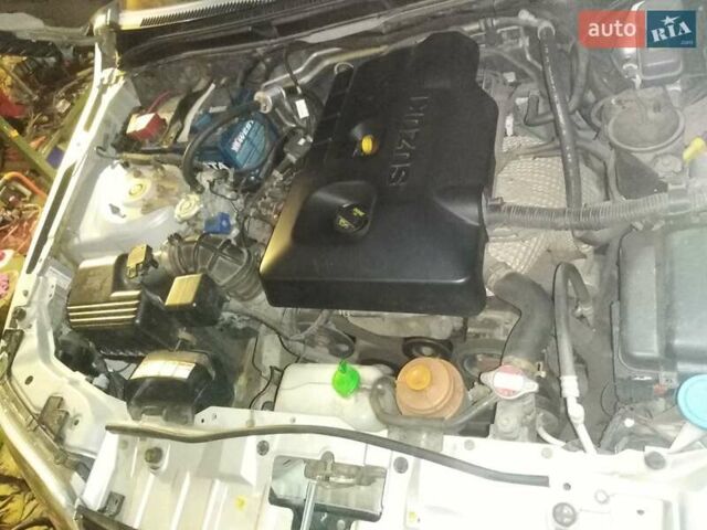 Сірий Сузукі Гранд Вітара, об'ємом двигуна 2 л та пробігом 186 тис. км за 8200 $, фото 5 на Automoto.ua