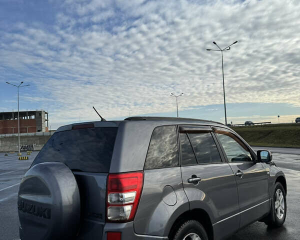 Серый Сузуки Гранд Витара, объемом двигателя 2 л и пробегом 180 тыс. км за 7000 $, фото 6 на Automoto.ua