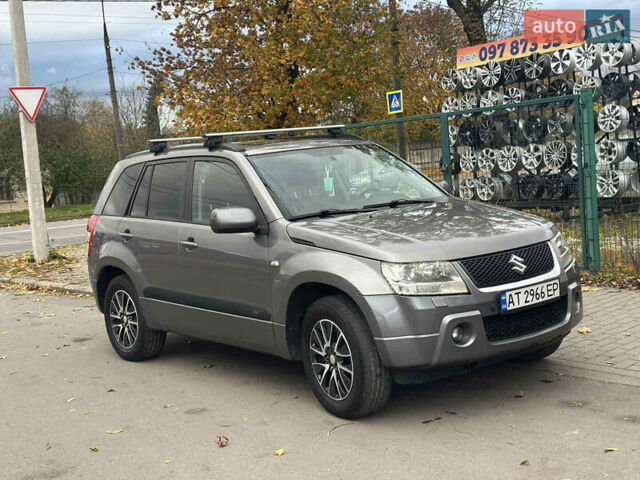 Сірий Сузукі Гранд Вітара, об'ємом двигуна 2 л та пробігом 279 тис. км за 8500 $, фото 3 на Automoto.ua