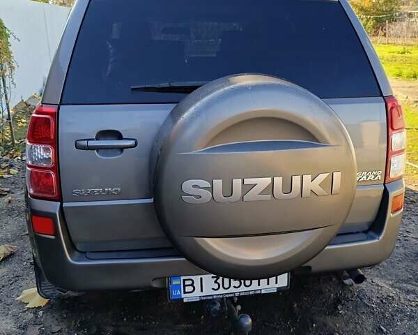 Сірий Сузукі Гранд Вітара, об'ємом двигуна 2 л та пробігом 200 тис. км за 6800 $, фото 5 на Automoto.ua