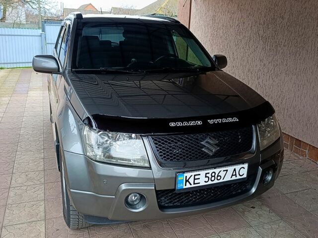 Сірий Сузукі Гранд Вітара, об'ємом двигуна 2 л та пробігом 189 тис. км за 8900 $, фото 2 на Automoto.ua