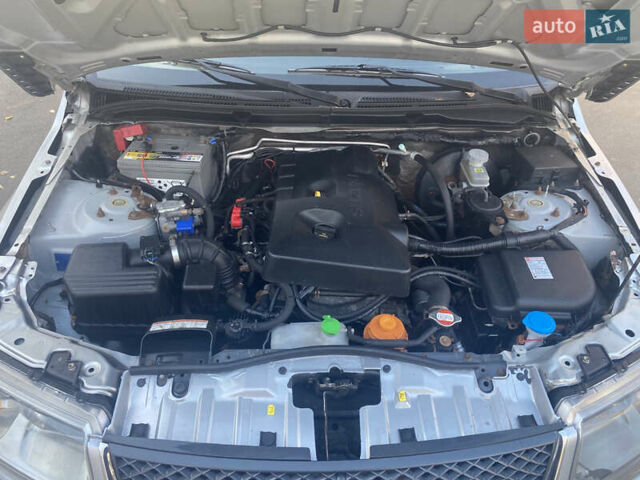 Сірий Сузукі Гранд Вітара, об'ємом двигуна 2 л та пробігом 251 тис. км за 6500 $, фото 6 на Automoto.ua