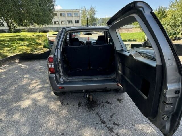 Сірий Сузукі Гранд Вітара, об'ємом двигуна 1.9 л та пробігом 275 тис. км за 3300 $, фото 5 на Automoto.ua