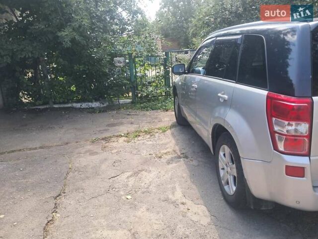 Серый Сузуки Гранд Витара, объемом двигателя 2 л и пробегом 331 тыс. км за 6000 $, фото 1 на Automoto.ua