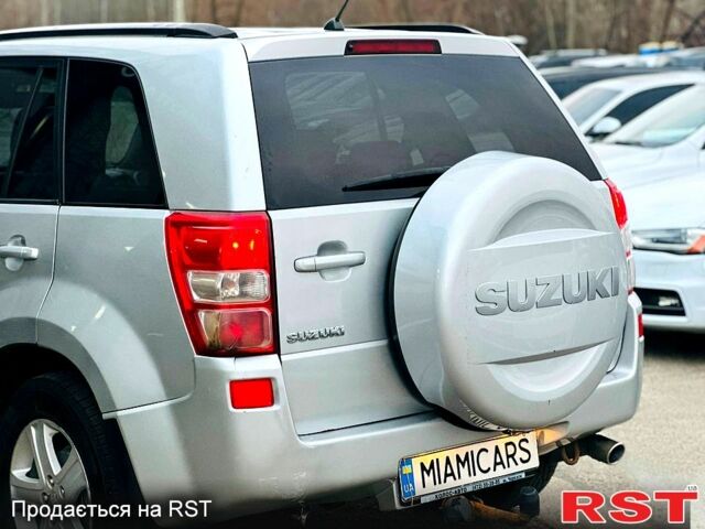 Сірий Сузукі Гранд Вітара, об'ємом двигуна 2 л та пробігом 250 тис. км за 5700 $, фото 7 на Automoto.ua