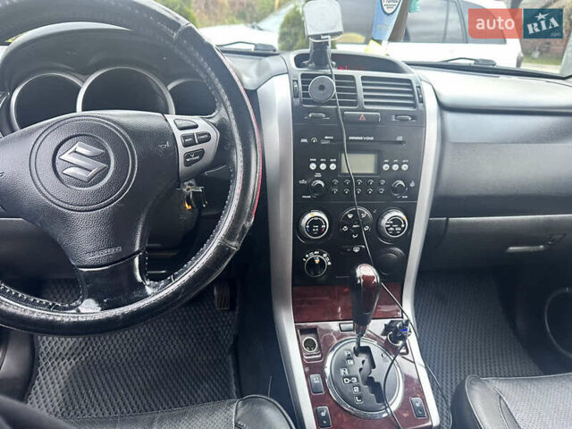 Сірий Сузукі Гранд Вітара, об'ємом двигуна 2 л та пробігом 279 тис. км за 8500 $, фото 11 на Automoto.ua