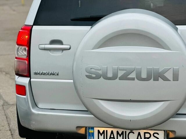 Сірий Сузукі Гранд Вітара, об'ємом двигуна 2 л та пробігом 250 тис. км за 5700 $, фото 3 на Automoto.ua