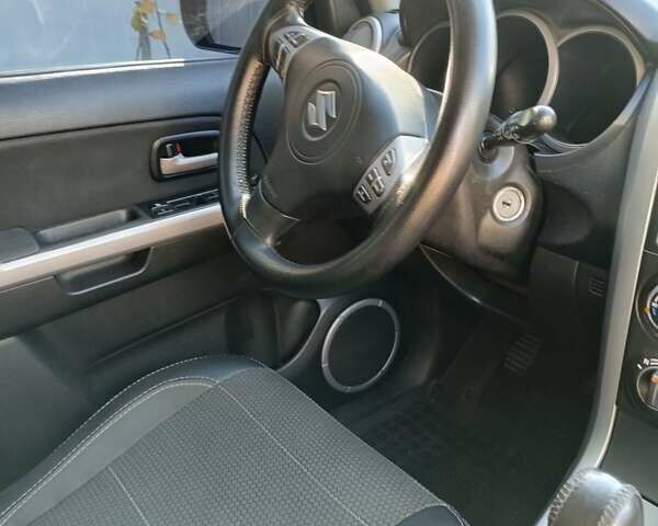 Сірий Сузукі Гранд Вітара, об'ємом двигуна 2 л та пробігом 200 тис. км за 6800 $, фото 17 на Automoto.ua