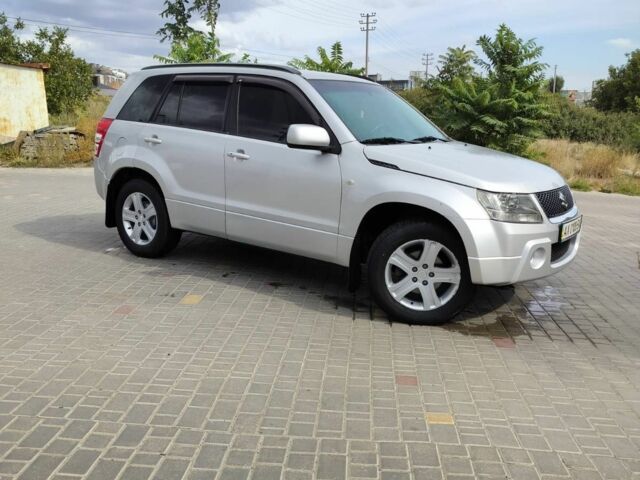 Сірий Сузукі Гранд Вітара, об'ємом двигуна 2 л та пробігом 290 тис. км за 7000 $, фото 2 на Automoto.ua