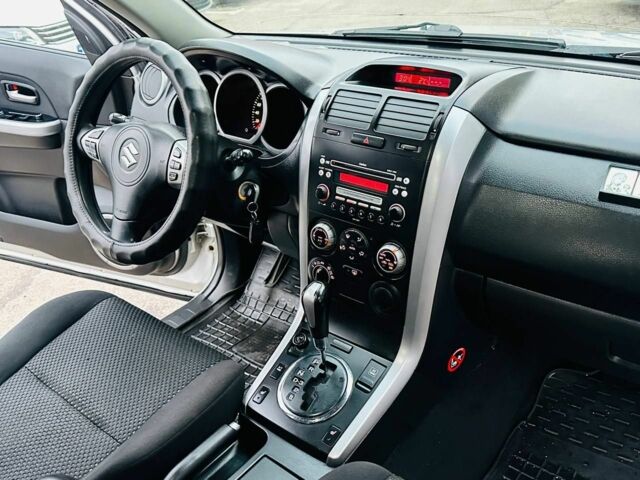 Сірий Сузукі Гранд Вітара, об'ємом двигуна 2 л та пробігом 250 тис. км за 5700 $, фото 9 на Automoto.ua