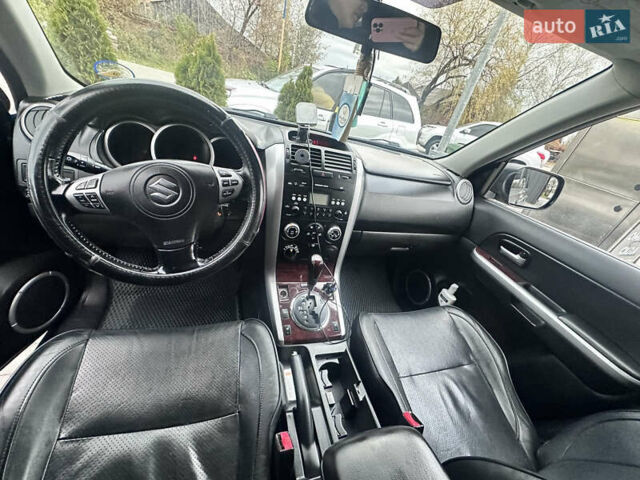 Сірий Сузукі Гранд Вітара, об'ємом двигуна 2 л та пробігом 279 тис. км за 8500 $, фото 28 на Automoto.ua