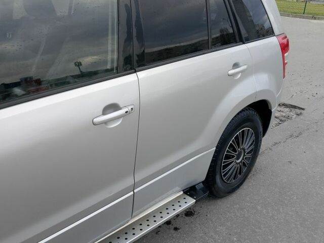 Серый Сузуки Гранд Витара, объемом двигателя 2 л и пробегом 280 тыс. км за 3117 $, фото 5 на Automoto.ua