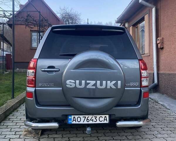 Сірий Сузукі Гранд Вітара, об'ємом двигуна 2 л та пробігом 150 тис. км за 7400 $, фото 6 на Automoto.ua