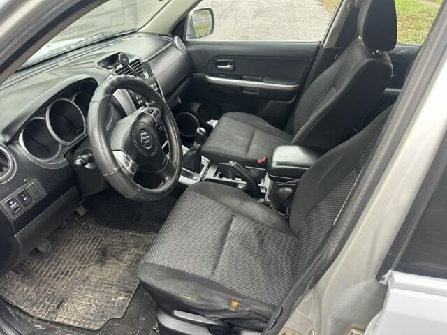 Серый Сузуки Гранд Витара, объемом двигателя 0 л и пробегом 250 тыс. км за 3500 $, фото 9 на Automoto.ua