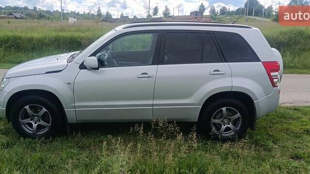 Сірий Сузукі Гранд Вітара, об'ємом двигуна 2 л та пробігом 279 тис. км за 7700 $, фото 1 на Automoto.ua