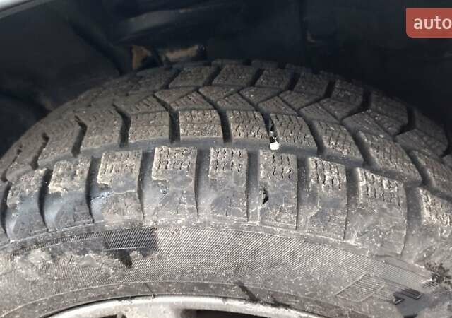 Серый Сузуки Гранд Витара, объемом двигателя 1.9 л и пробегом 275 тыс. км за 4600 $, фото 6 на Automoto.ua