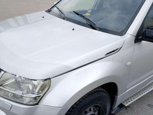 Серый Сузуки Гранд Витара, объемом двигателя 2 л и пробегом 280 тыс. км за 3117 $, фото 4 на Automoto.ua