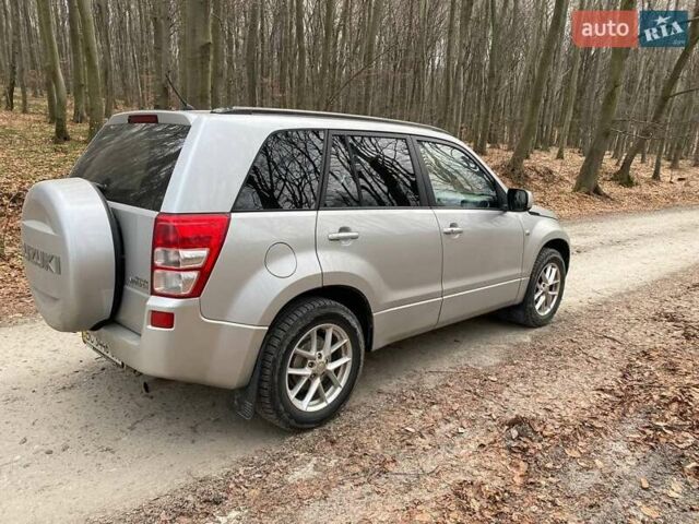 Серый Сузуки Гранд Витара, объемом двигателя 2 л и пробегом 210 тыс. км за 6500 $, фото 4 на Automoto.ua