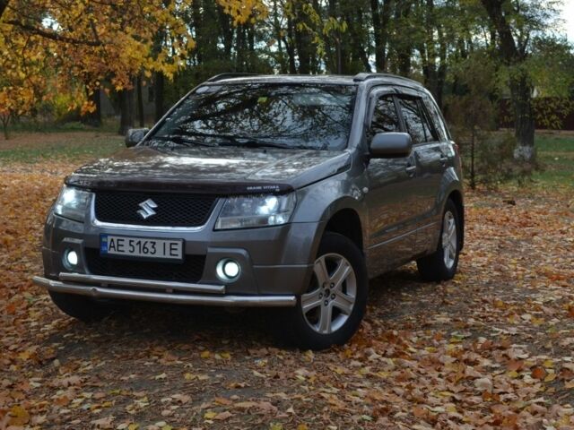 Серый Сузуки Гранд Витара, объемом двигателя 2.7 л и пробегом 173 тыс. км за 8100 $, фото 1 на Automoto.ua