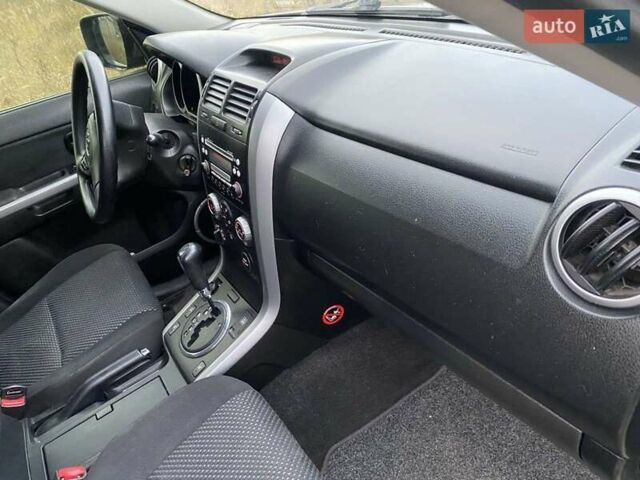 Серый Сузуки Гранд Витара, объемом двигателя 2 л и пробегом 198 тыс. км за 6600 $, фото 19 на Automoto.ua