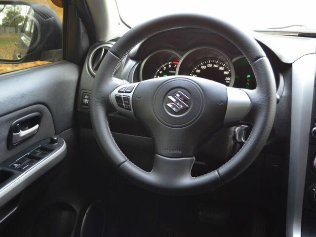 Серый Сузуки Гранд Витара, объемом двигателя 2.7 л и пробегом 173 тыс. км за 8100 $, фото 7 на Automoto.ua